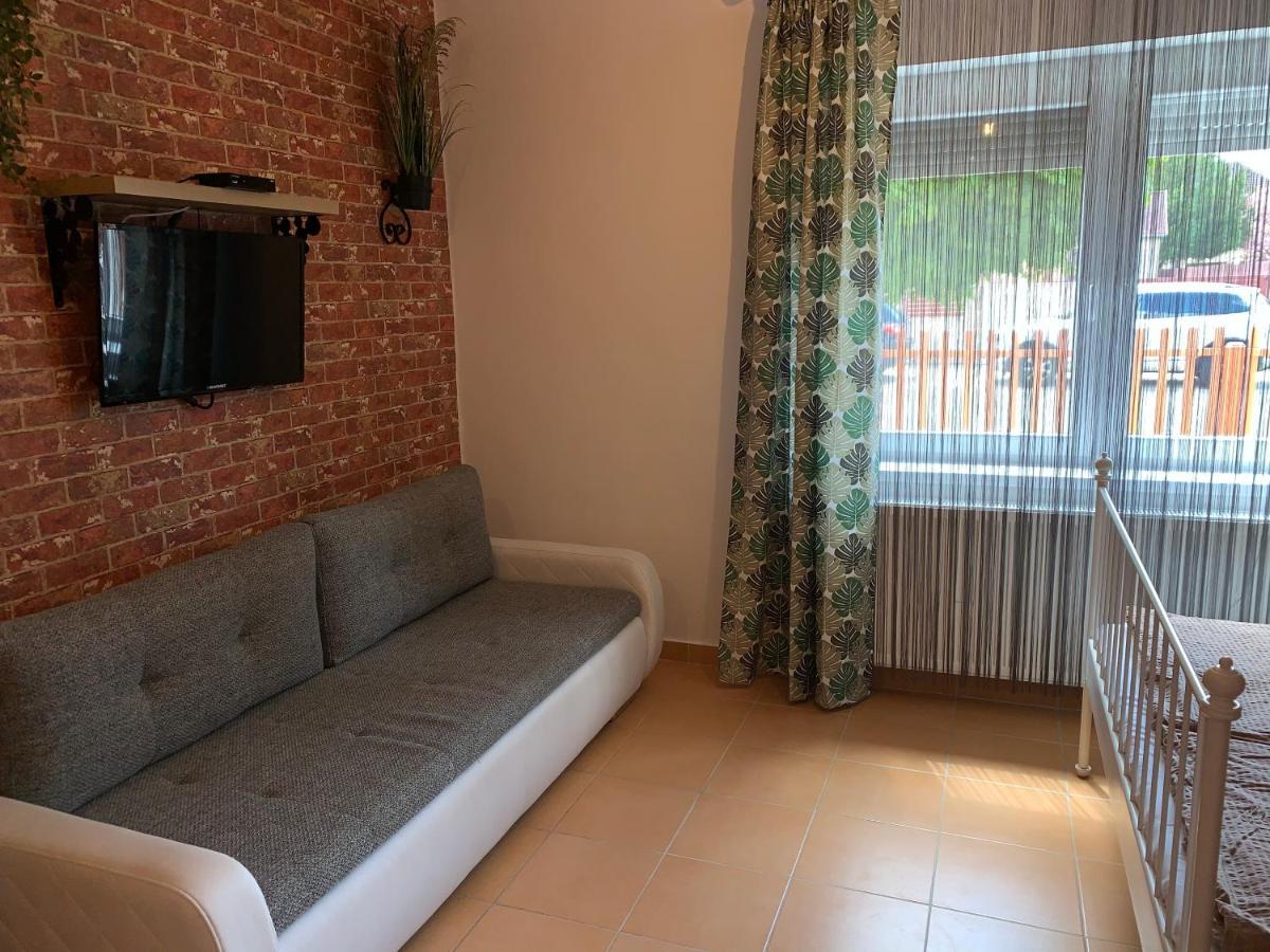 Armada Family Apartment Hajdúszoboszló Eksteriør billede